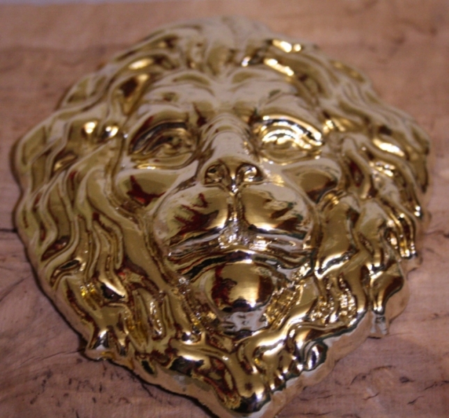 Накладка лев сусальное